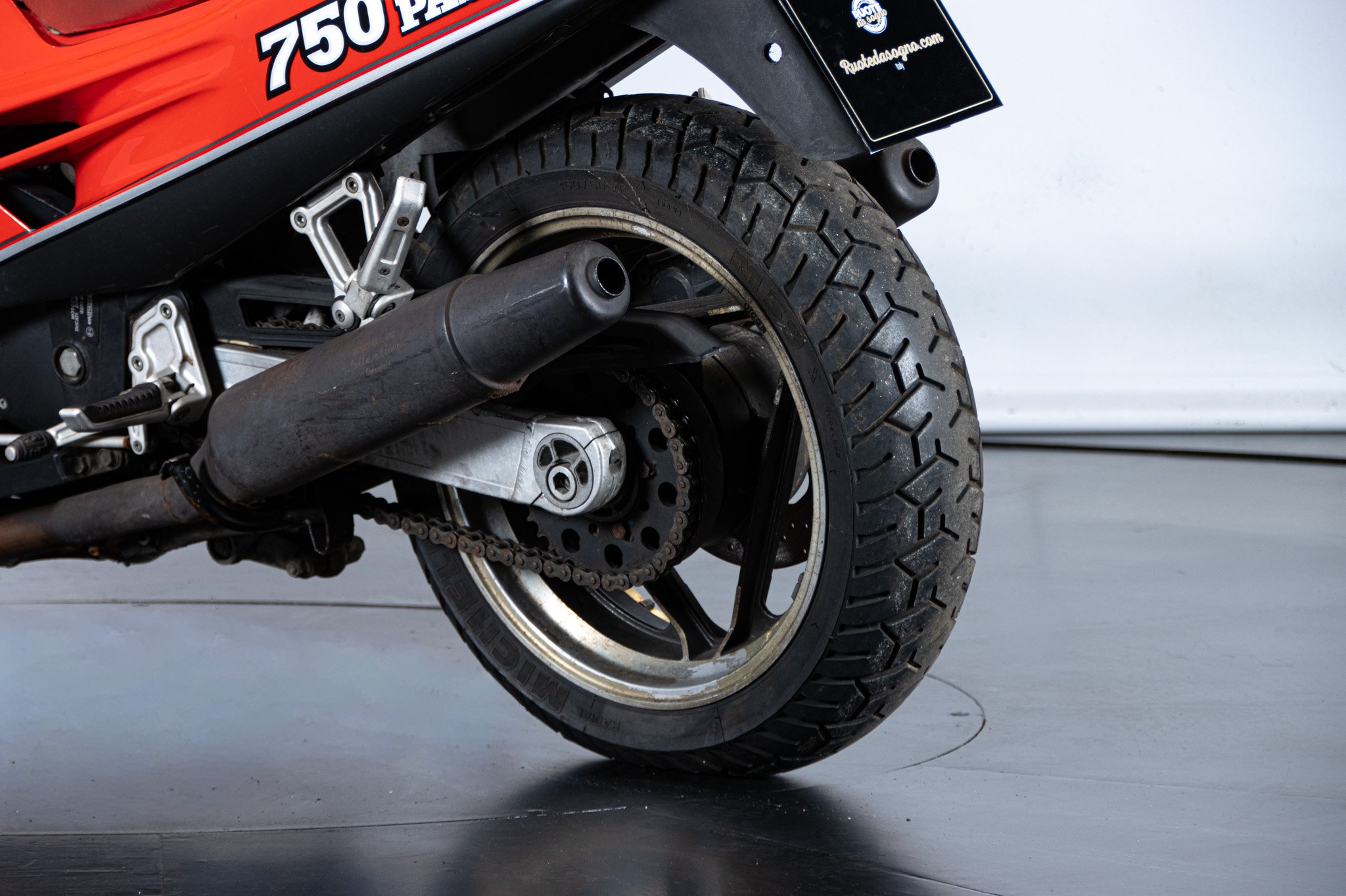 Ducati PASO 750 