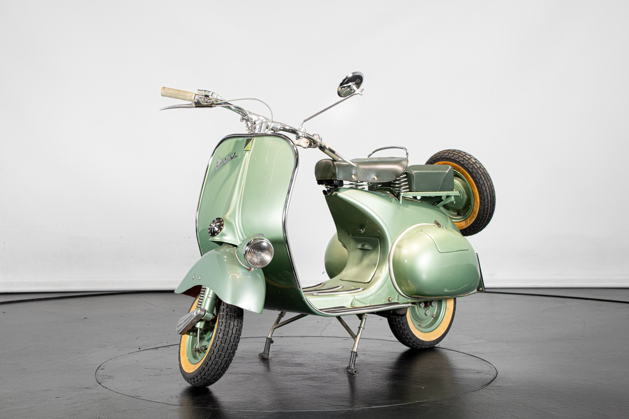 Piaggio PIAGGIO VESPA V31T \"FARO BASSO\" 