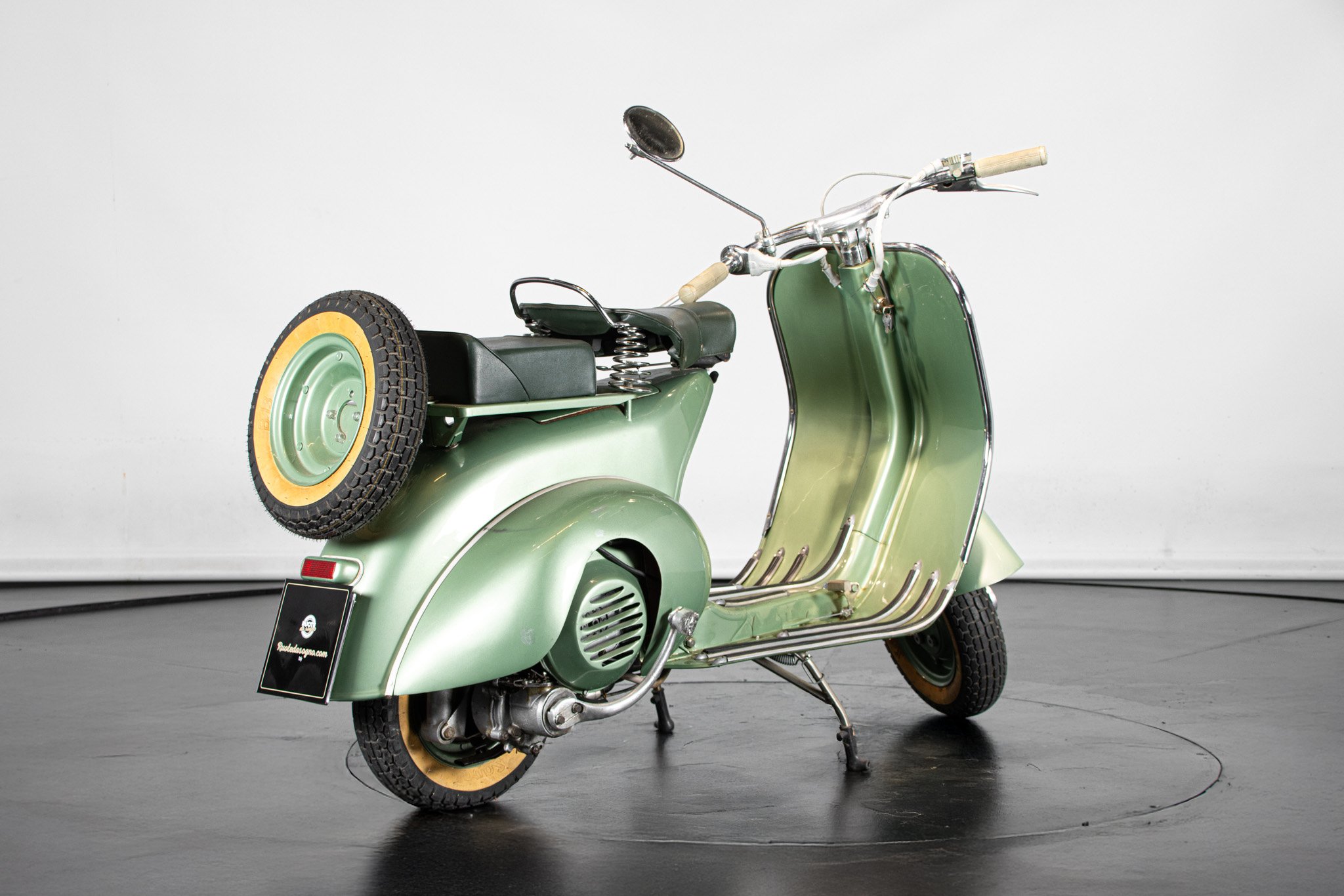 Piaggio PIAGGIO VESPA V31T \"FARO BASSO\" 