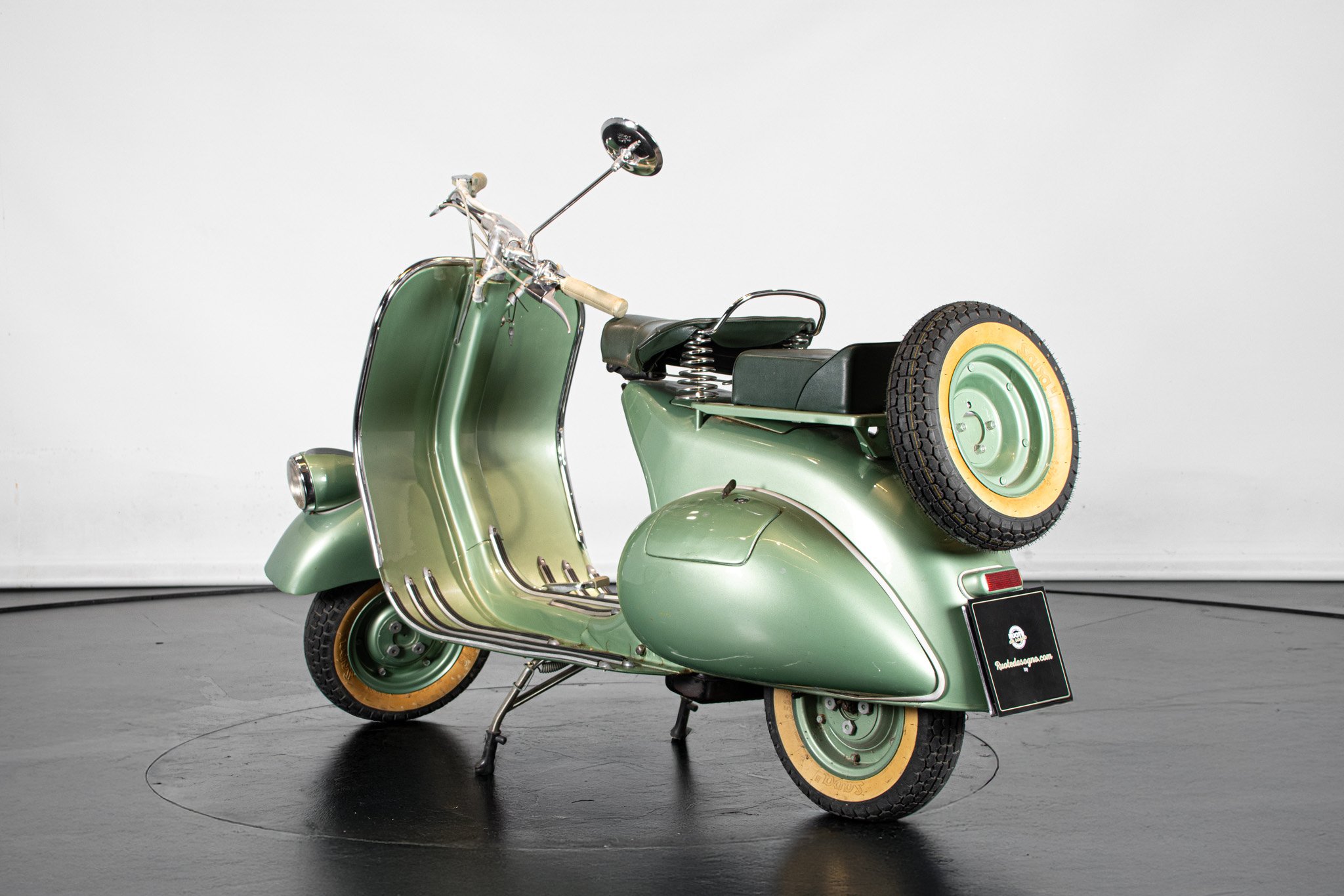 Piaggio PIAGGIO VESPA V31T \"FARO BASSO\" 