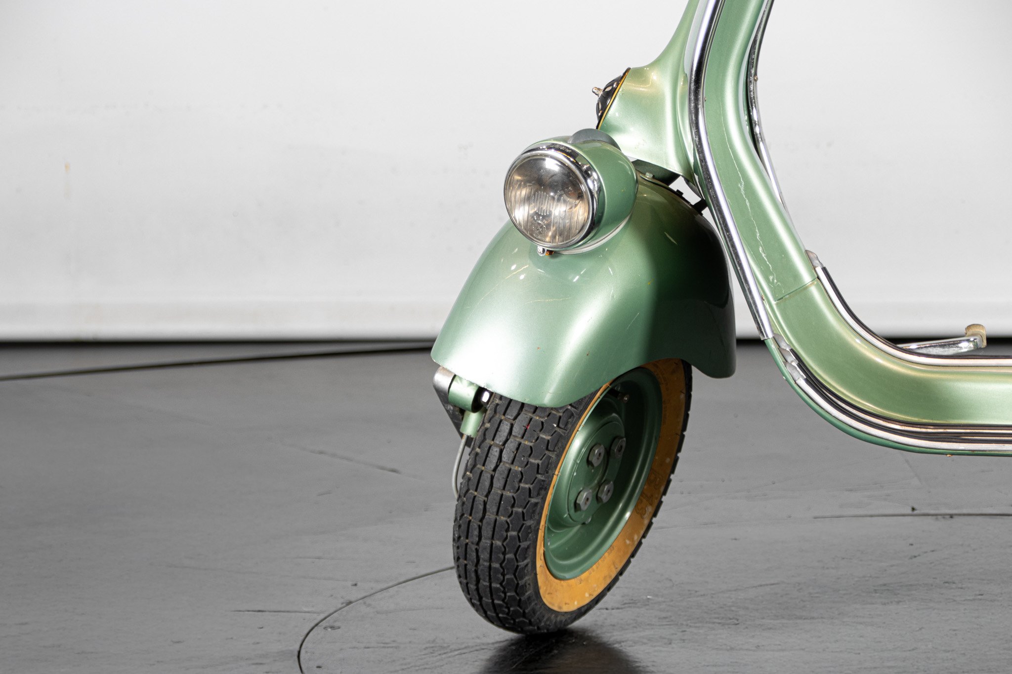 Piaggio PIAGGIO VESPA V31T \"FARO BASSO\" 