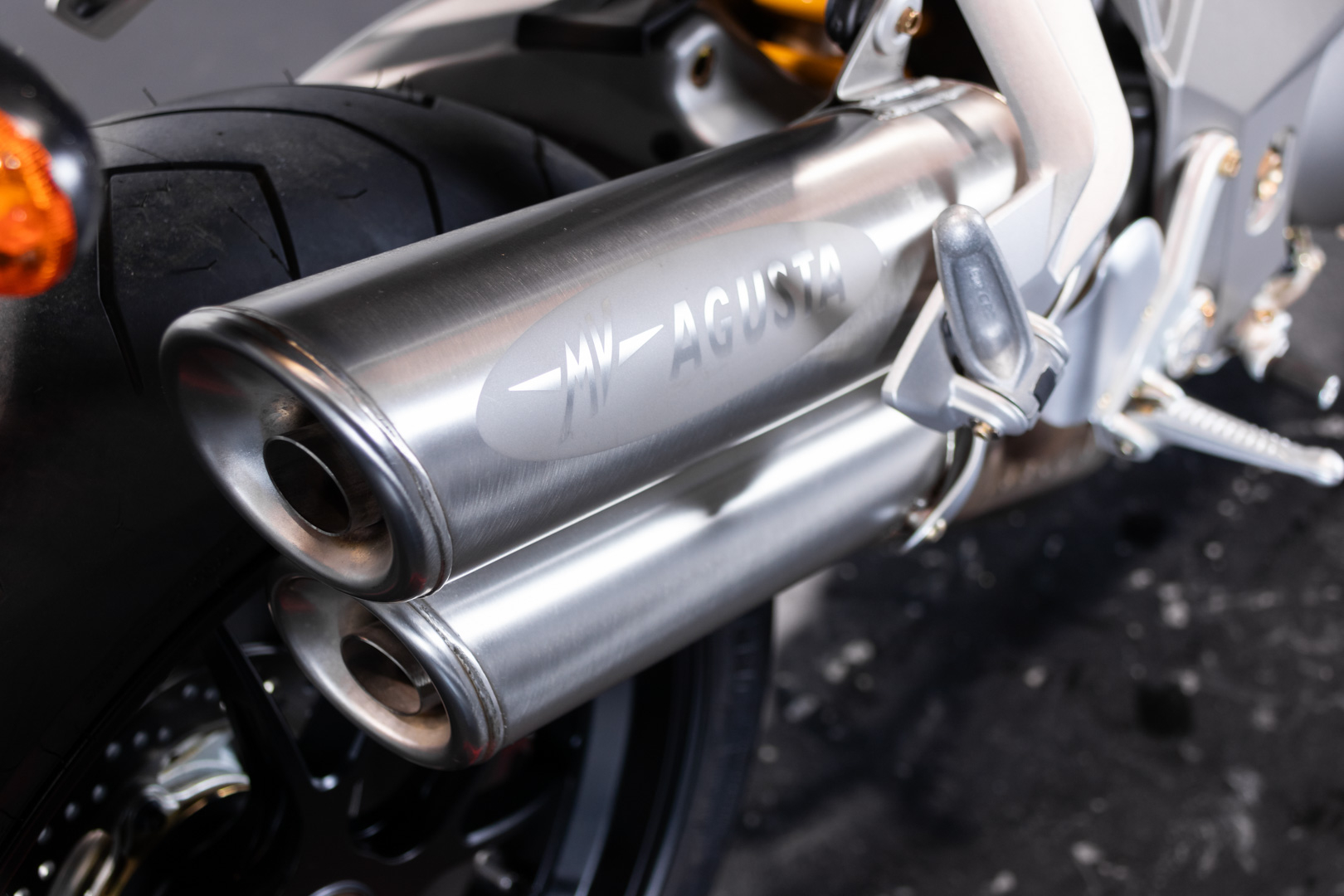 MV Agusta BRUTALE 910 R WORLD CHAMPION    