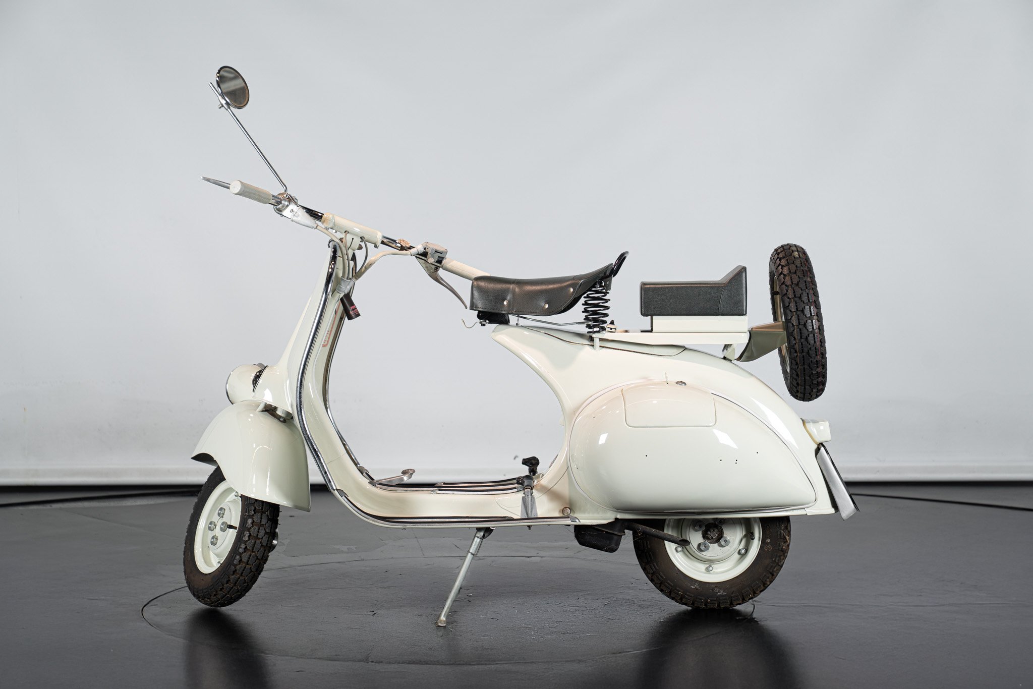 Piaggio VESPA VN2T 125 \"FARO BASSO \" 
