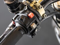Ducati MONSTER 900 