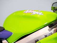 Kawasaki ZX-7R 