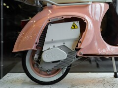 Piaggio VESPA 50 SPECIAL FRAGOLINA DB DESIGN 